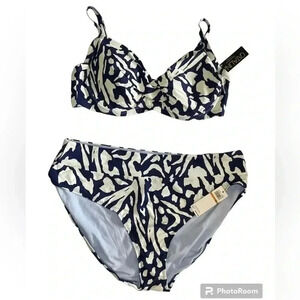 Catalina navy  with white print bikini sz 3X